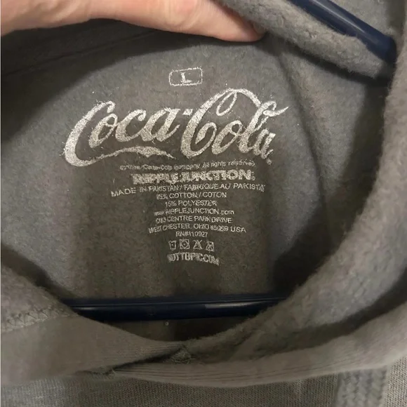 Hot Topic Coca‑Cola Polar Bears Cropped Hoodie – Women’s Large, EUC - Picture 7 of 16